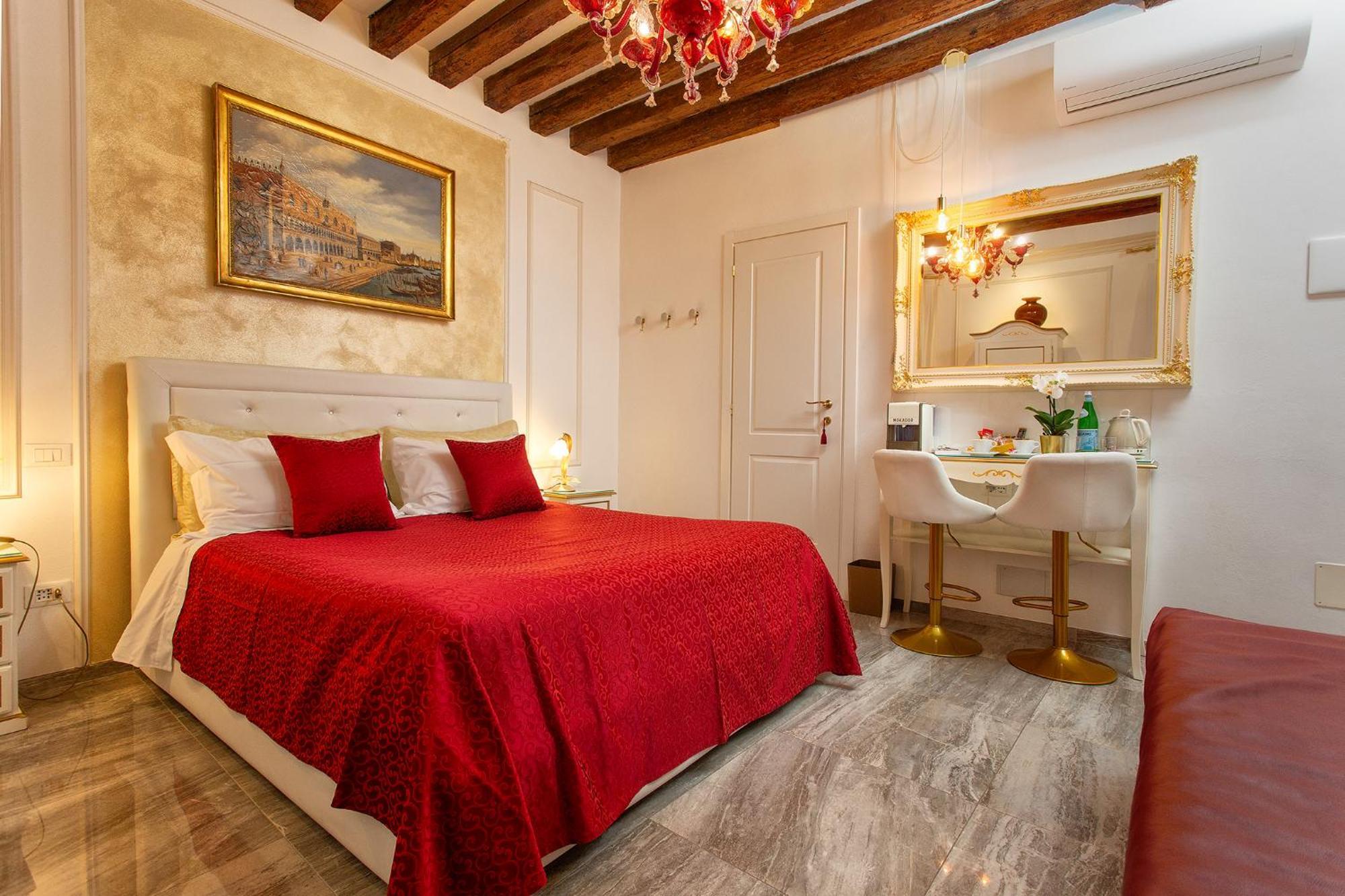 Capatron Hotel Venice Exterior photo